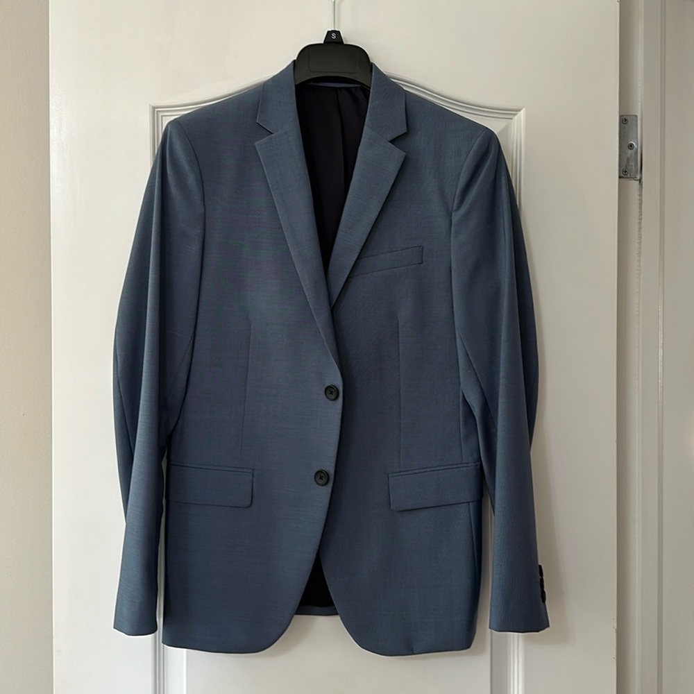 Brand new theory men suits
